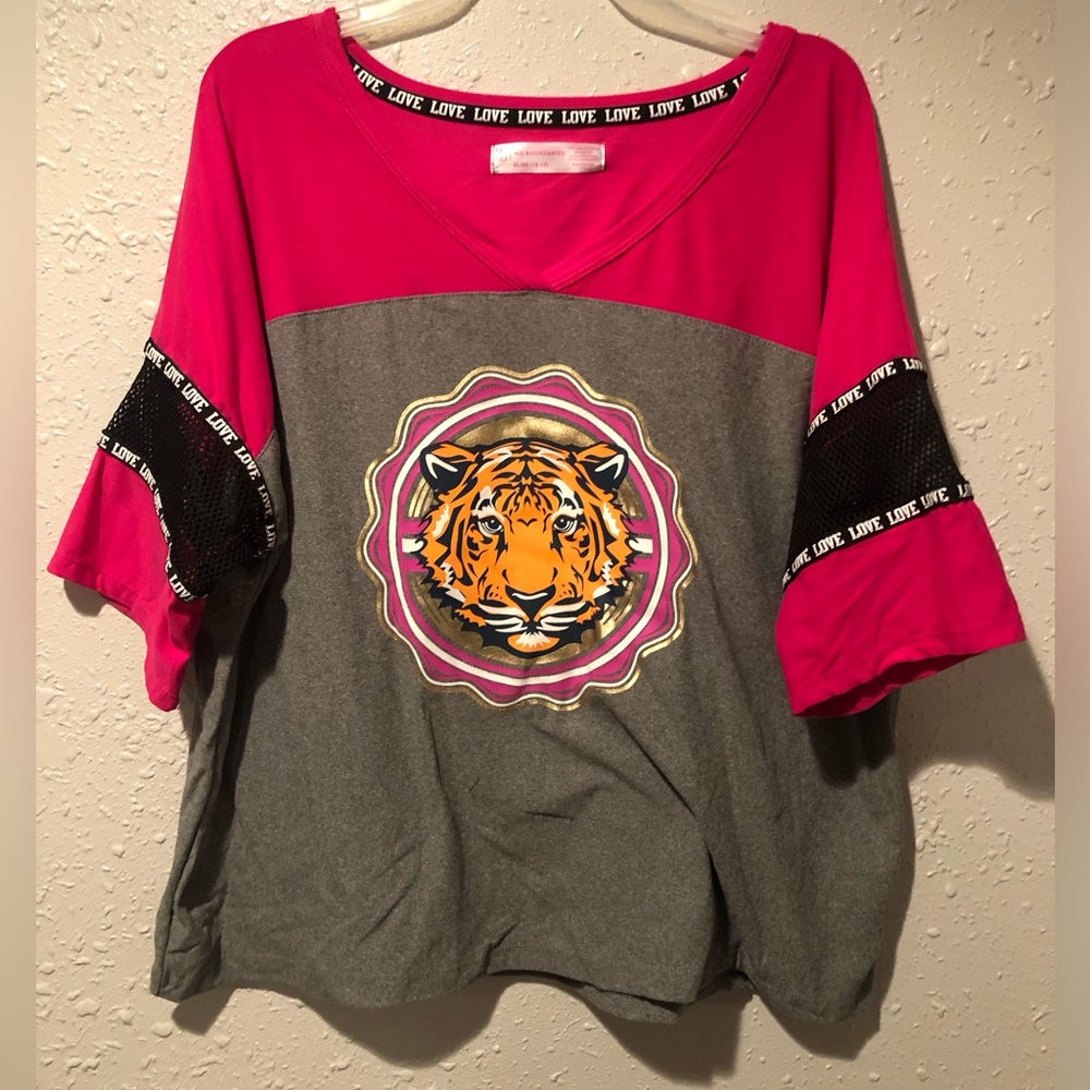 No Boundaries XL Love w/Tiger tee